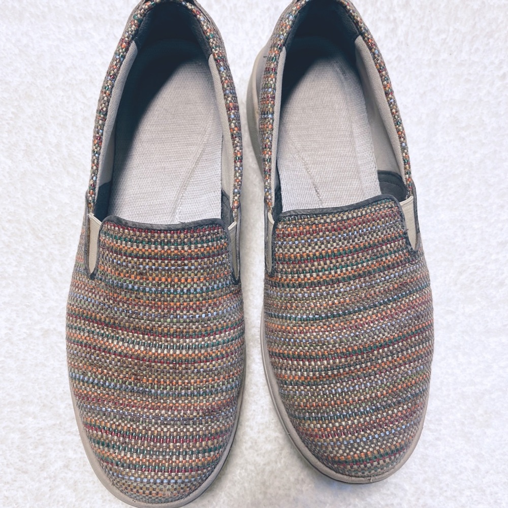 Dansko Belle Canvas Sneakers Size 39/ 8.5-9